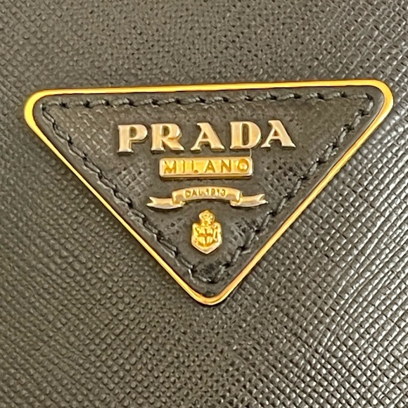 Prada Saffiano Galleria Double Zip Tote Bag - Picture 2 of 15